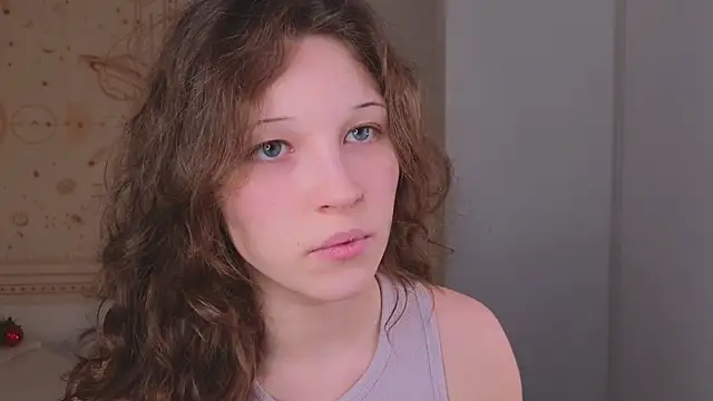 Snapshot of cherry_lea chatting on 12/18/25, 09:43 cherry lea online show from 12/18/25, 09:43