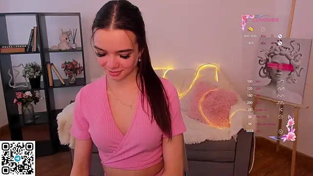 Snapshot of LizaTheButter chatting on 03/19/25, 08:12 LizaTheButter online show from 03/19/25, 08:12