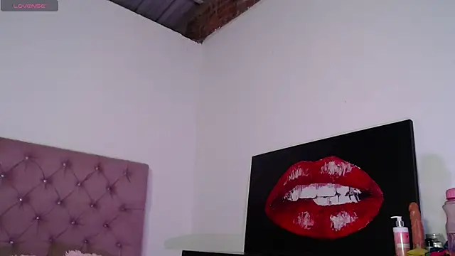 Snapshot of CATALAIA_STOMM chatting on 11/01/25, 12:23 CATALAIA STOMM online show from 11/01/25, 12:23