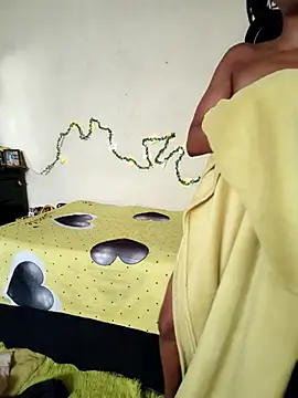 Snapshot of FreakySag_8888 chatting on 12/01/25, 04:17 FreakySag 8888 online show from 12/01/25, 04:17