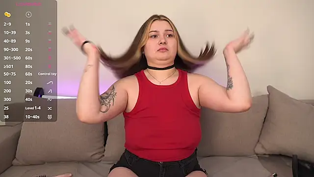 Snapshot of Alice_Walters chatting on 11/04/25, 03:44 Alice Walters online show from 11/04/25, 03:44