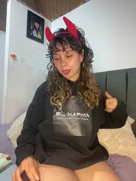 Andi9  online show from 10/24/25, 02:41