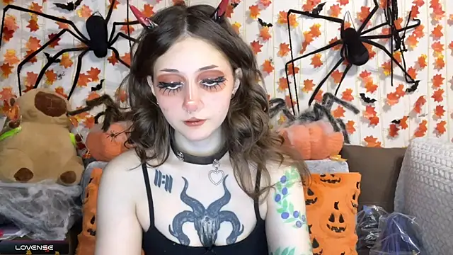 Snapshot of _Devill_Baby chatting on 10/17/25, 06:54  Devill Baby online show from 10/17/25, 06:54