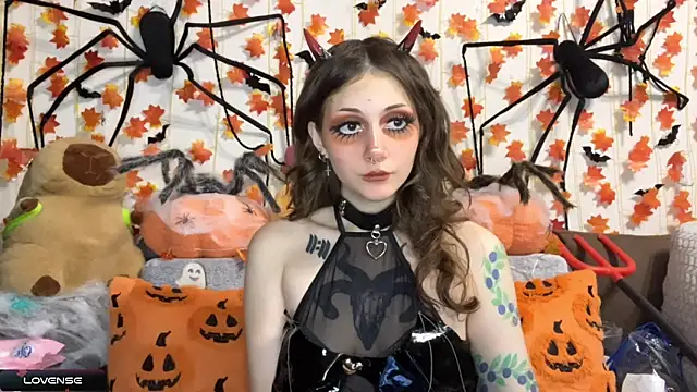 Snapshot of _Devill_Baby chatting on 10/27/25, 05:50  Devill Baby online show from 10/27/25, 05:50