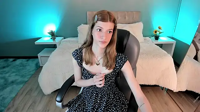 Nora Vennucci online show from 10/18/25, 06:41