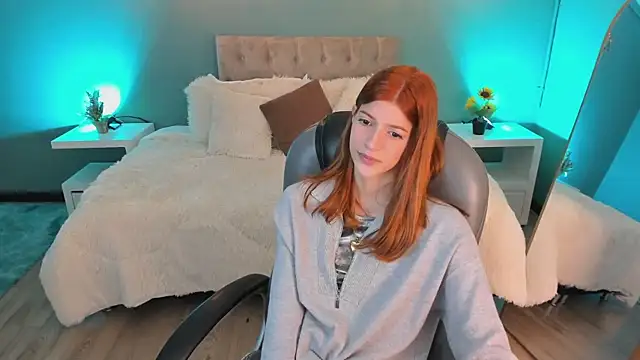 Snapshot of Nora_Vennucci chatting on 10/29/25, 07:59 Nora Vennucci online show from 10/29/25, 07:59