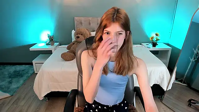 Snapshot of Nora_Vennucci chatting on 11/25/25, 07:47 Nora Vennucci online show from 11/25/25, 07:47