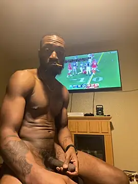 Snapshot of prettyrichie chatting on 10/13/25, 02:00 prettyrichie online show from 10/13/25, 02:00