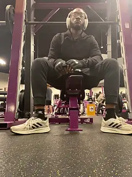 Snapshot of prettyrichie chatting on 10/20/25, 12:55 prettyrichie online show from 10/20/25, 12:55