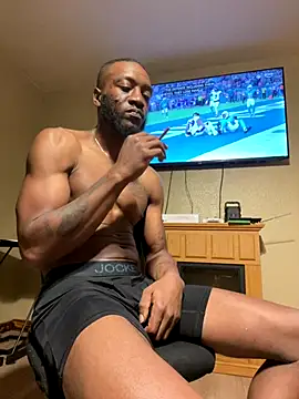 Snapshot of prettyrichie chatting on 10/31/25, 12:33 prettyrichie online show from 10/31/25, 12:33