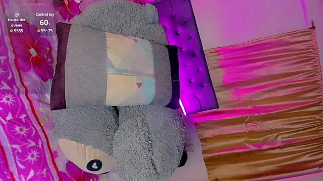 pinkscreens online show from 01/11/25, 03:44