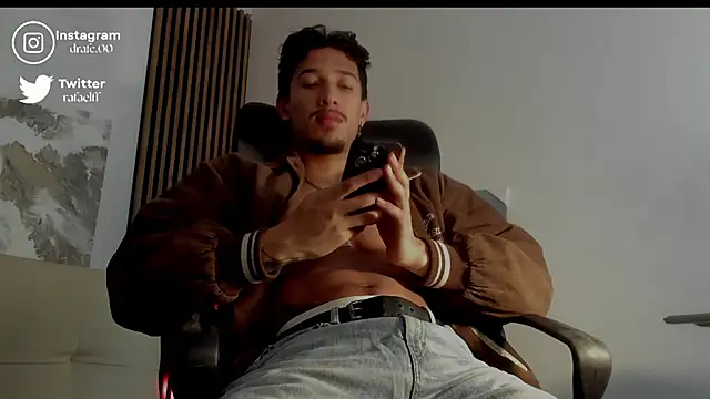 Snapshot of rafael_stone chatting on 09/27/25, 11:32 rafael stone online show from 09/27/25, 11:32