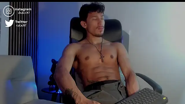 Snapshot of rafael_stone chatting on 10/01/25, 02:39 rafael stone online show from 10/01/25, 02:39