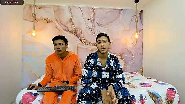 StrawwBoys online show from 12/06/24, 01:22