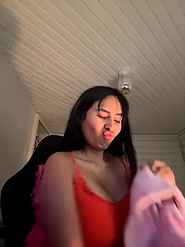 Snapshot of Anily_Lovely chatting on 11/05/25, 11:38 Anily Lovely online show from 11/05/25, 11:38