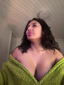 Snapshot of Anily_Lovely chatting on 06/10/26, 02:12 Anily Lovely online show from 06/10/26, 02:12