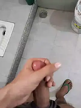 Snapshot of Sharmaji0 chatting on 02/01/25, 11:10 Sharmaji0 online show from 02/01/25, 11:10