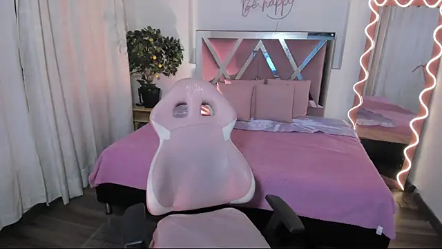 Daphnne tay online show from 01/13/25, 03:12