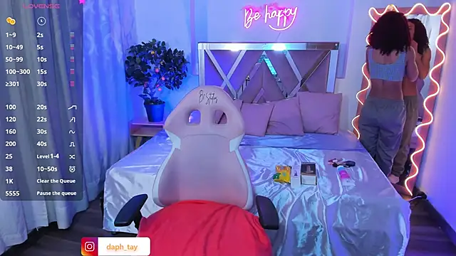 Daphnne tay online show from 01/22/25, 03:31