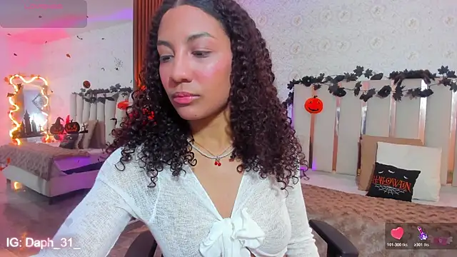 Daphnne tay online show from 10/21/25, 07:25