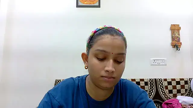 Snapshot of Aleena_Rai chatting on 10/04/25, 06:28 Aleena Rai online show from 10/04/25, 06:28
