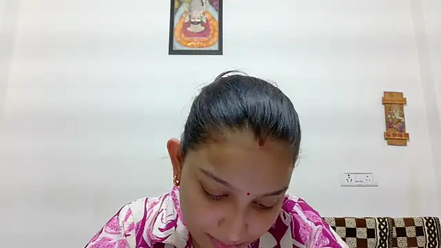 Snapshot of Aleena_Rai chatting on 10/06/25, 06:49 Aleena Rai online show from 10/06/25, 06:49