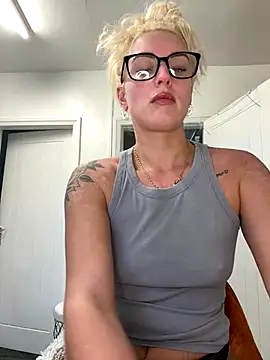 Snapshot of Barbie_26 chatting on 12/03/24, 09:44 Barbie 26 online show from 12/03/24, 09:44