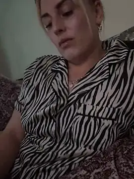 Snapshot of Barbie_26 chatting on 03/11/25, 08:42 Barbie 26 online show from 03/11/25, 08:42