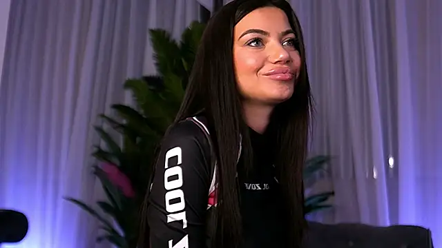 EsmeeLuv online show from 03/08/25, 12:33