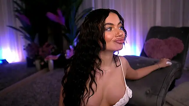 EsmeeLuv online show from 03/17/25, 04:11
