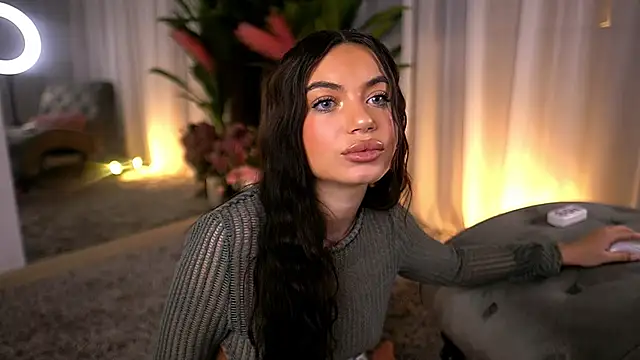 EsmeeLuv online show from 03/18/25, 10:03