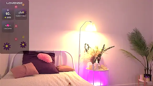 Snapshot of tender_babyy chatting on 09/18/25, 12:40 tender babyy online show from 09/18/25, 12:40