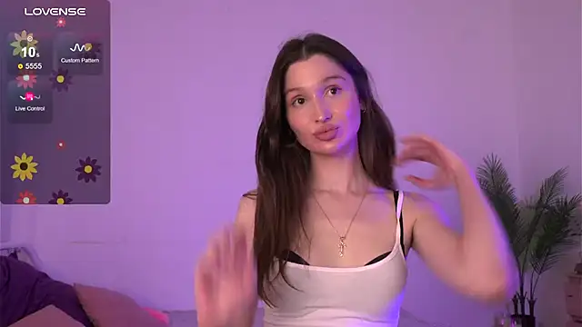 Snapshot of tender_babyy chatting on 10/28/25, 01:03 tender babyy online show from 10/28/25, 01:03