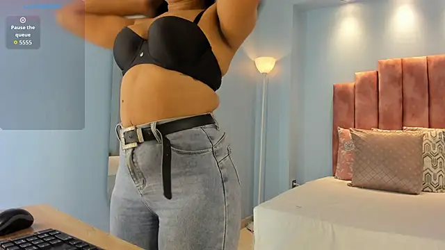 Snapshot of lou_rosse_ chatting on 11/10/25, 08:52 lou rosse online show from 11/10/25, 08:52