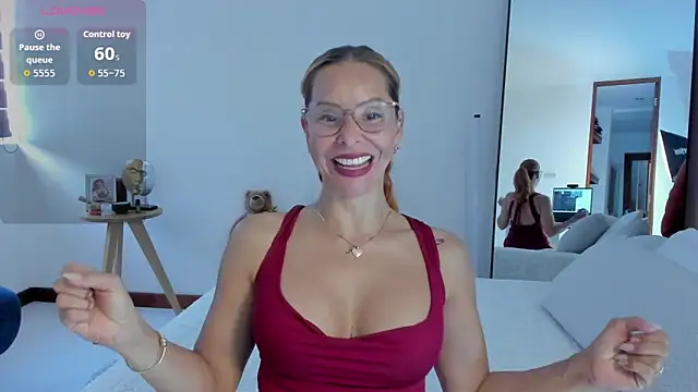 AvaCollinss online show from 10/21/25, 06:52