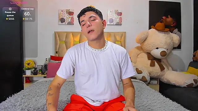 Snapshot of patrick_sanzz chatting on 09/24/25, 08:01 patrick sanzz online show from 09/24/25, 08:01