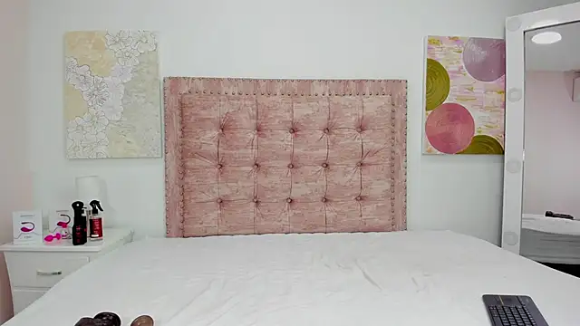 HayleyMarshall  online show from 12/13/24, 09:41
