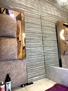 Snapshot of pamela_west chatting on 09/25/25, 08:45 pamela west online show from 09/25/25, 08:45