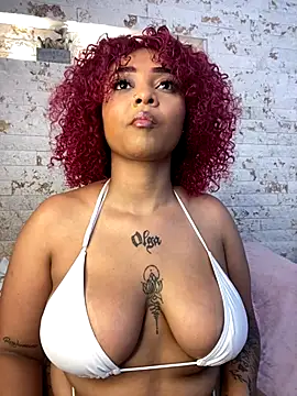 Snapshot of pamela_west chatting on 11/01/25, 07:38 pamela west online show from 11/01/25, 07:38