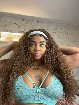 Snapshot of pamela_west chatting on 11/20/25, 08:19 pamela west online show from 11/20/25, 08:19