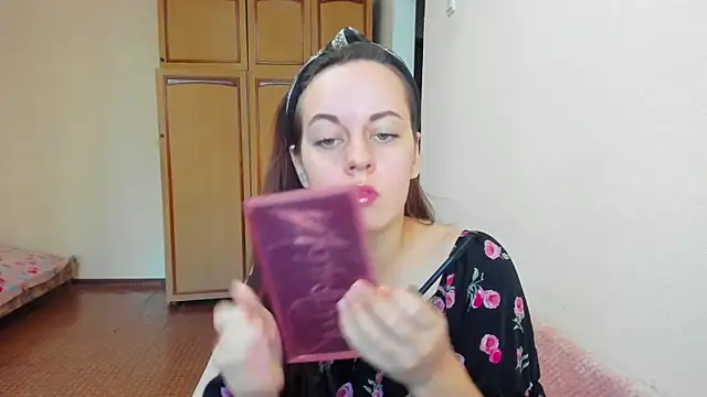 Sabrina Lavv online show from 09/10/25, 11:43