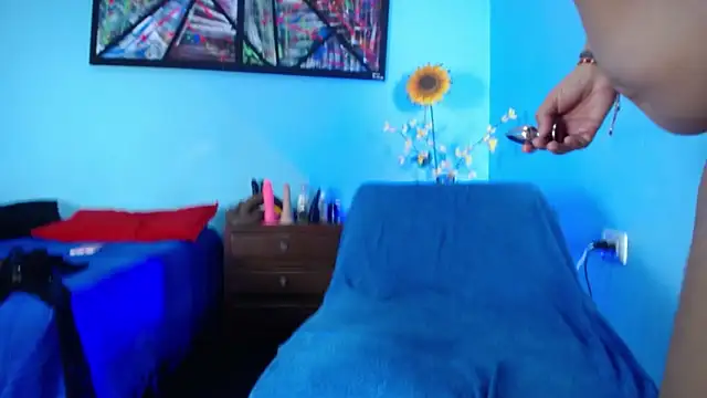 Snapshot of Iivana_19 chatting on 11/18/25, 03:49 Iivana 19 online show from 11/18/25, 03:49