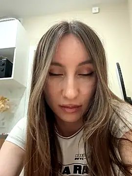 Snapshot of viviandaimond1 chatting on 09/18/25, 09:17 viviandaimond1 online show from 09/18/25, 09:17