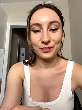 Snapshot of viviandaimond1 chatting on 09/21/25, 03:35 viviandaimond1 online show from 09/21/25, 03:35