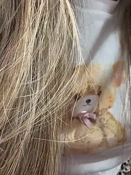 Snapshot of viviandaimond1 chatting on 10/06/25, 06:38 viviandaimond1 online show from 10/06/25, 06:38