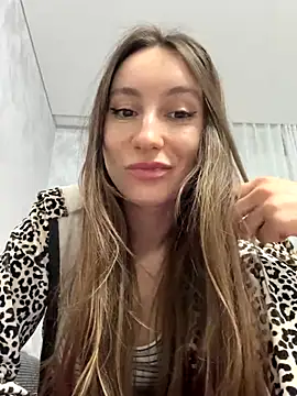 Snapshot of viviandaimond1 chatting on 10/08/25, 07:33 viviandaimond1 online show from 10/08/25, 07:33