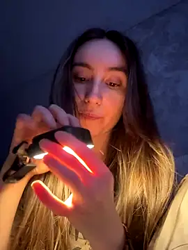 Snapshot of viviandaimond1 chatting on 10/25/25, 02:24 viviandaimond1 online show from 10/25/25, 02:24