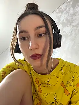 Snapshot of viviandaimond1 chatting on 10/26/25, 05:08 viviandaimond1 online show from 10/26/25, 05:08