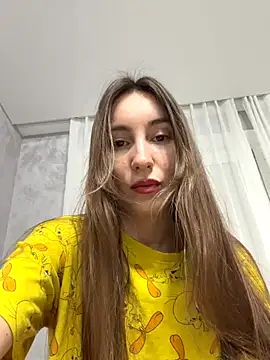 Snapshot of viviandaimond1 chatting on 10/27/25, 06:45 viviandaimond1 online show from 10/27/25, 06:45