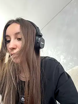 Snapshot of viviandaimond1 chatting on 11/13/25, 10:36 viviandaimond1 online show from 11/13/25, 10:36